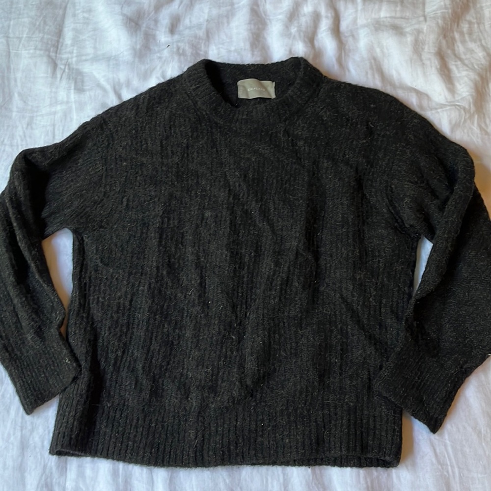 Everlane sweater size S